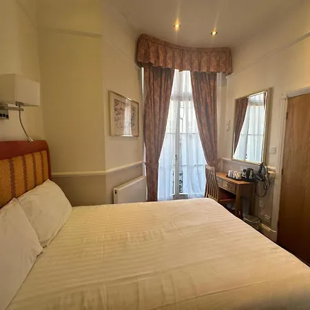 Hyde Park Radnor Hotel B&B-2